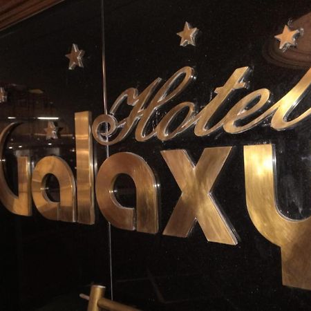 Hotel Galaxy Surat Exterior photo