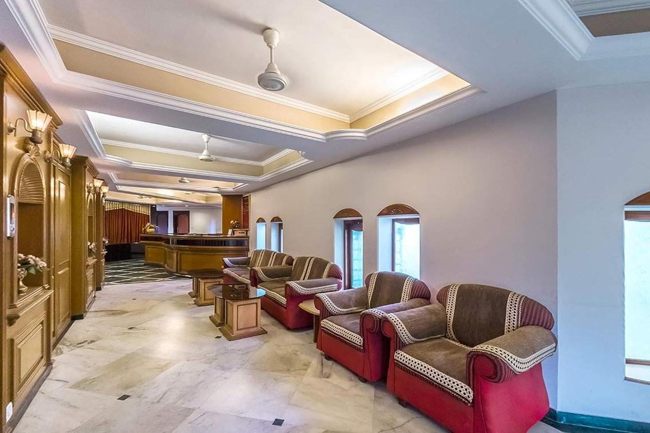 Hotel Galaxy Surat Exterior photo