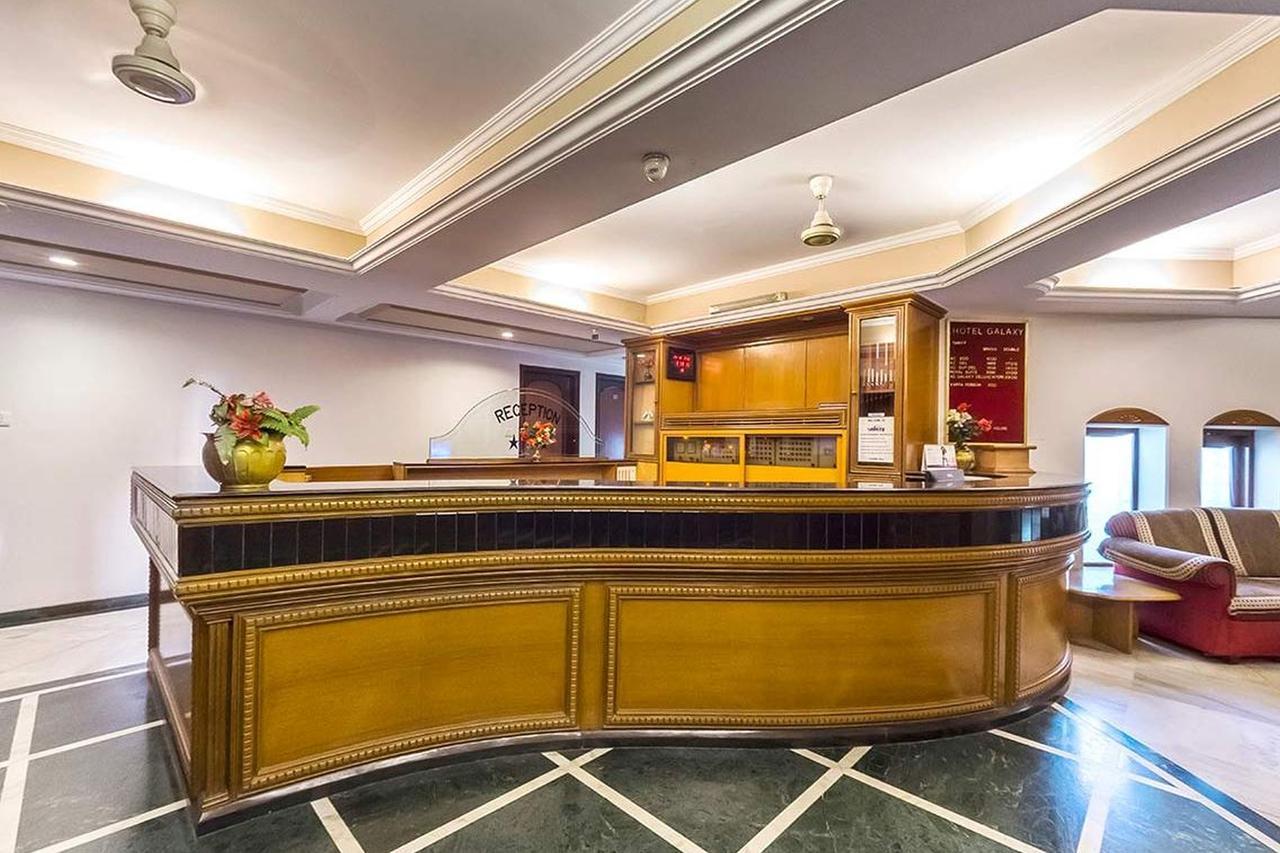 Hotel Galaxy Surat Exterior photo